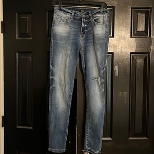 Vervet lightly distressed jeans